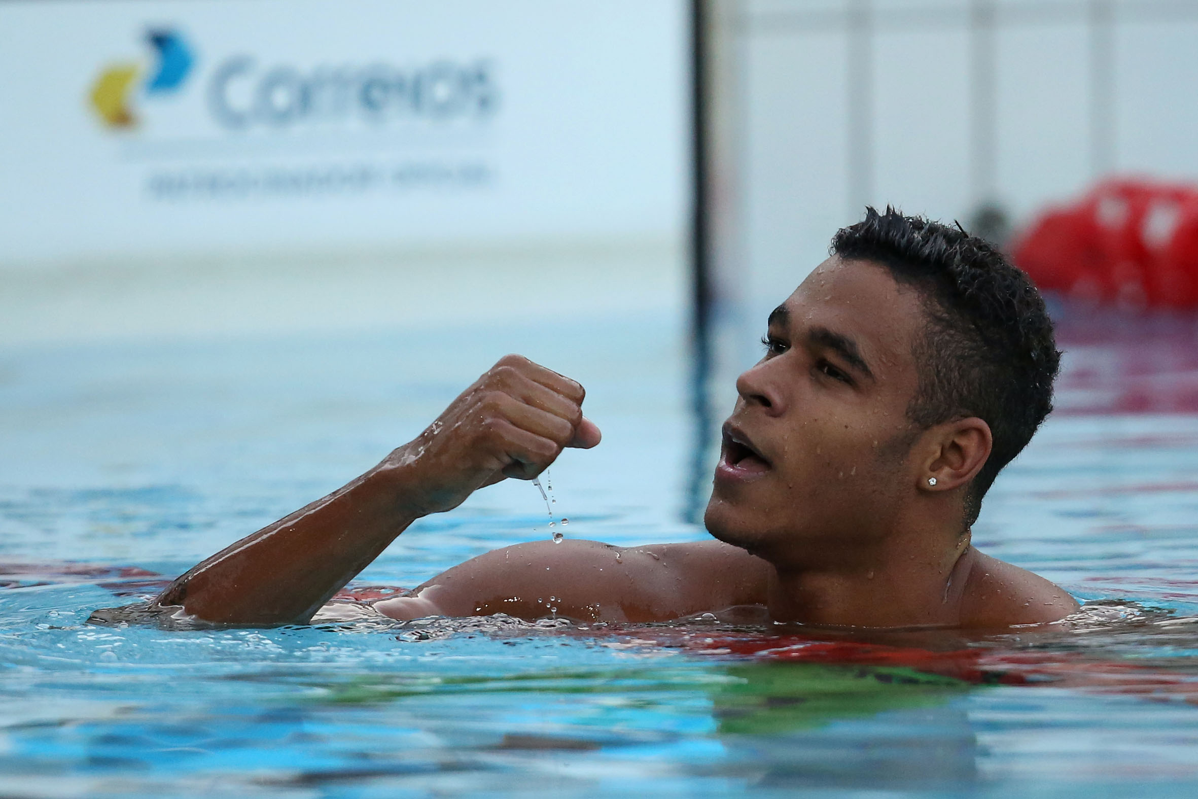 Brasil conquista quatro ouros no último dia do Mundial em Piscina