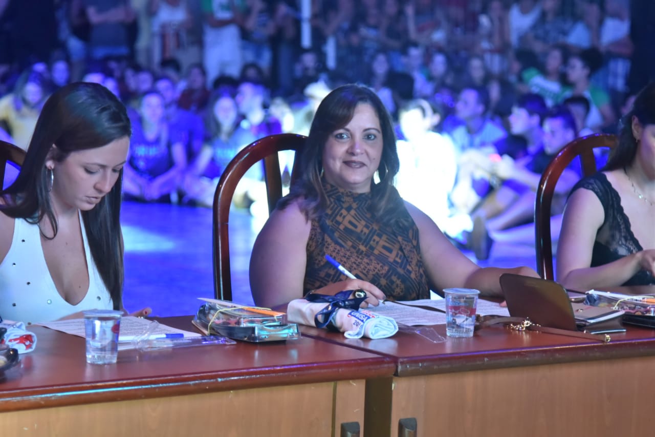 Eleição de Rei e Rainha e show do cantor Gaab marcam abertura dos XXXVI Jogos  da Unisanta