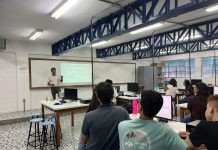 Alunos de Engenharia da Computação da Unisanta participam de aula para desenvolvimento de projetos aplicados à área da saúde