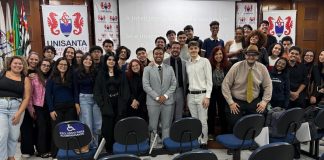 Impactos da Inteligência Artificial no Jornalismo é pauta em tribunal simulado na Unisanta