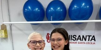 Unisanta desenvolve prótese para menina de 8 anos após câncer raro